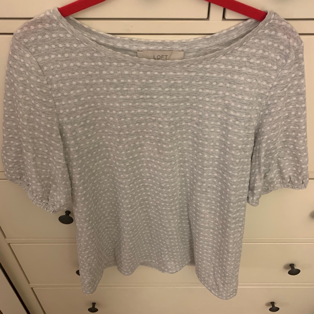 Loft White/Gray Dot Textured Top Small EUC